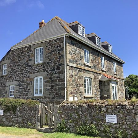 Haelarcher Farmhouse And Helicopter B&B 利扎尔德 外观 照片