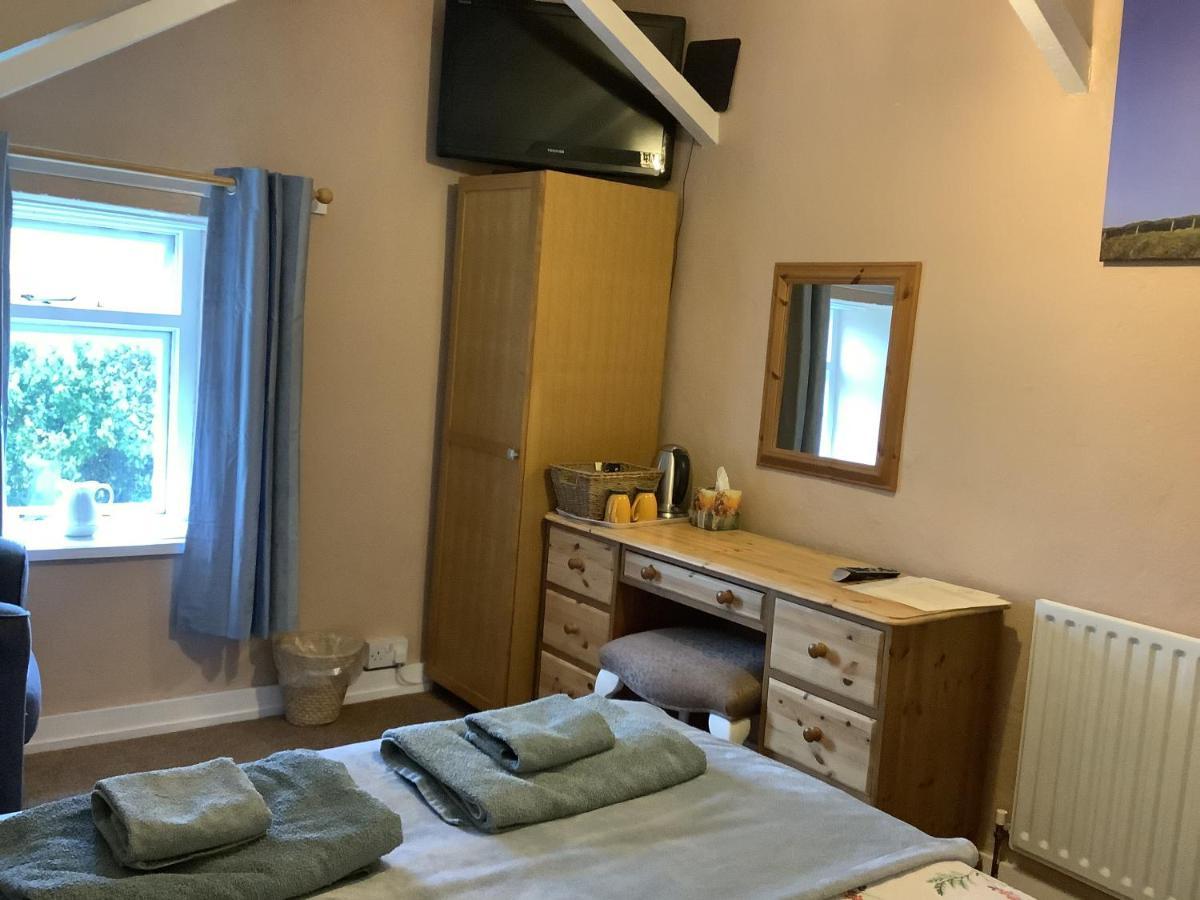 Haelarcher Farmhouse And Helicopter B&B 利扎尔德 外观 照片