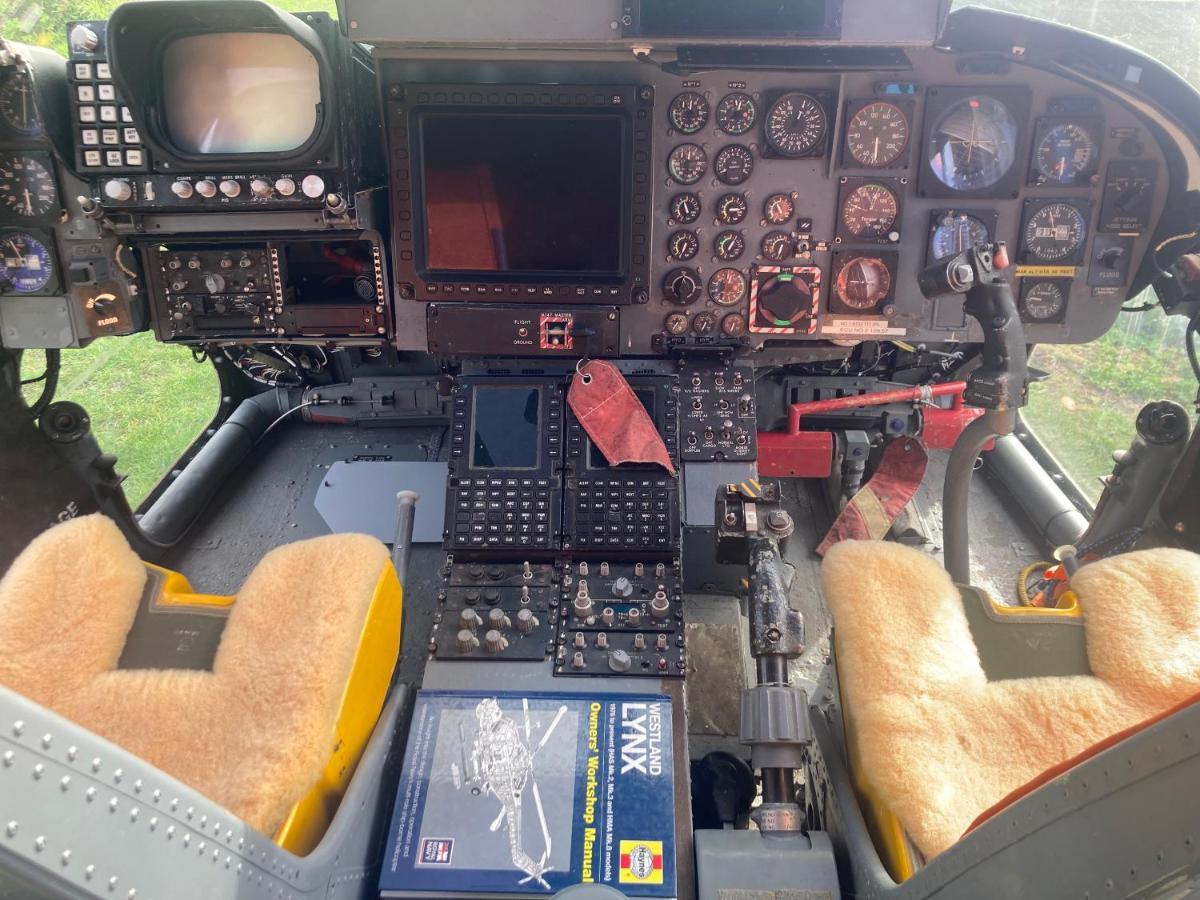 Haelarcher Farmhouse And Helicopter B&B 利扎尔德 外观 照片