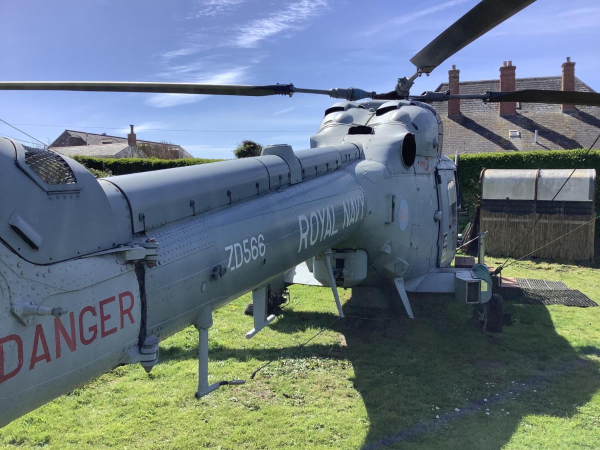 Haelarcher Farmhouse And Helicopter B&B 利扎尔德 外观 照片