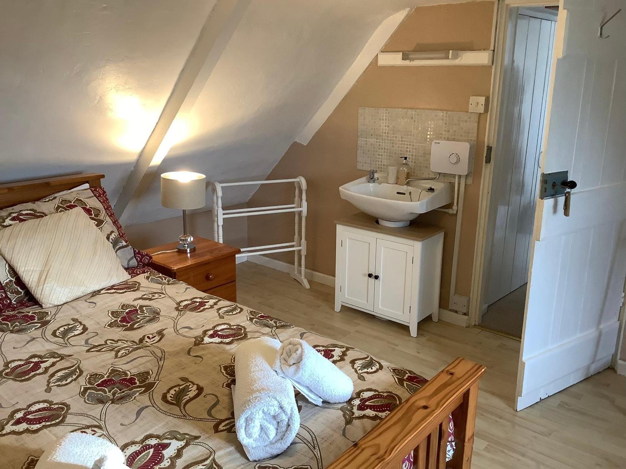 Haelarcher Farmhouse And Helicopter B&B 利扎尔德 外观 照片